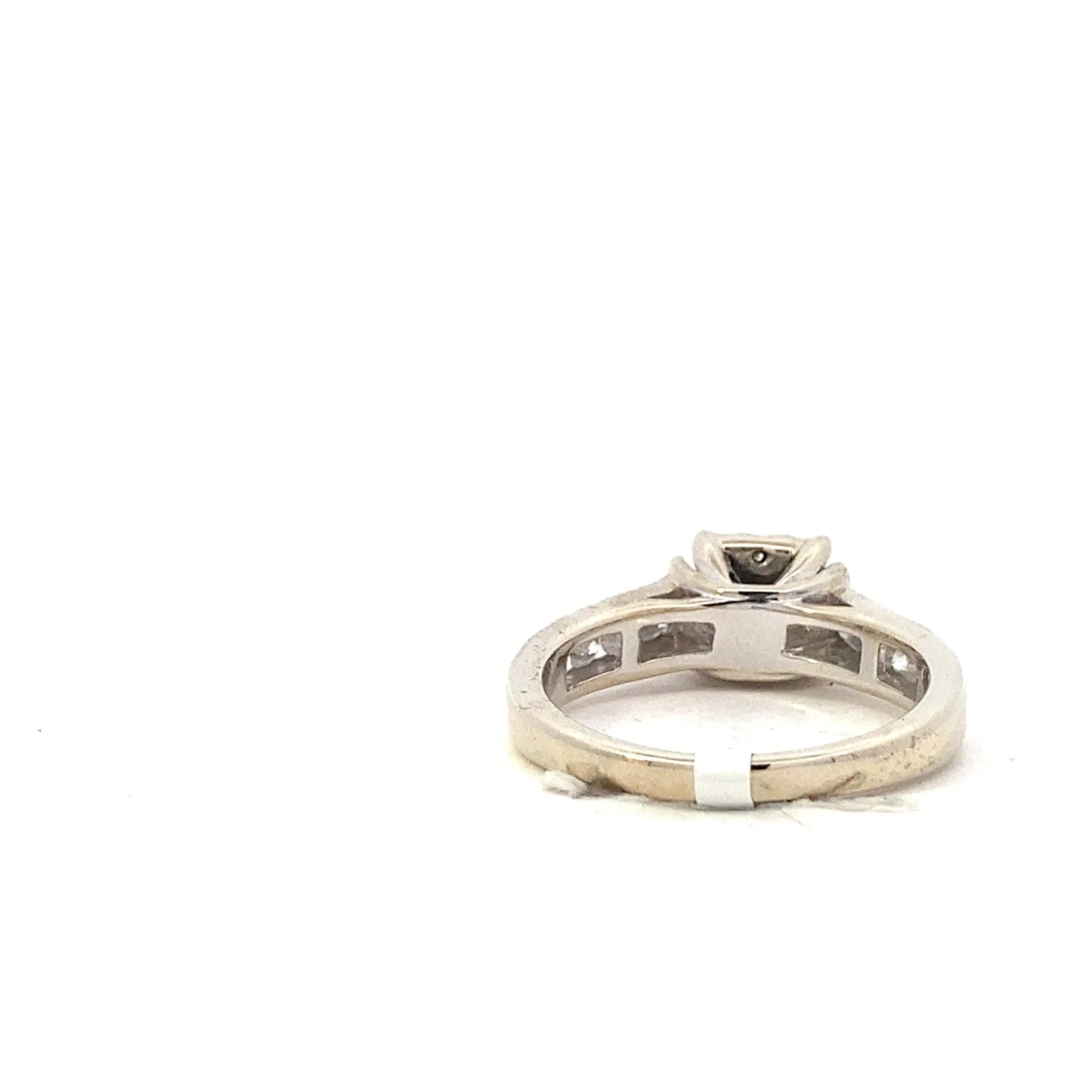 14K White Gold Women's Diamond Ring - 0.84ct - Image 3
