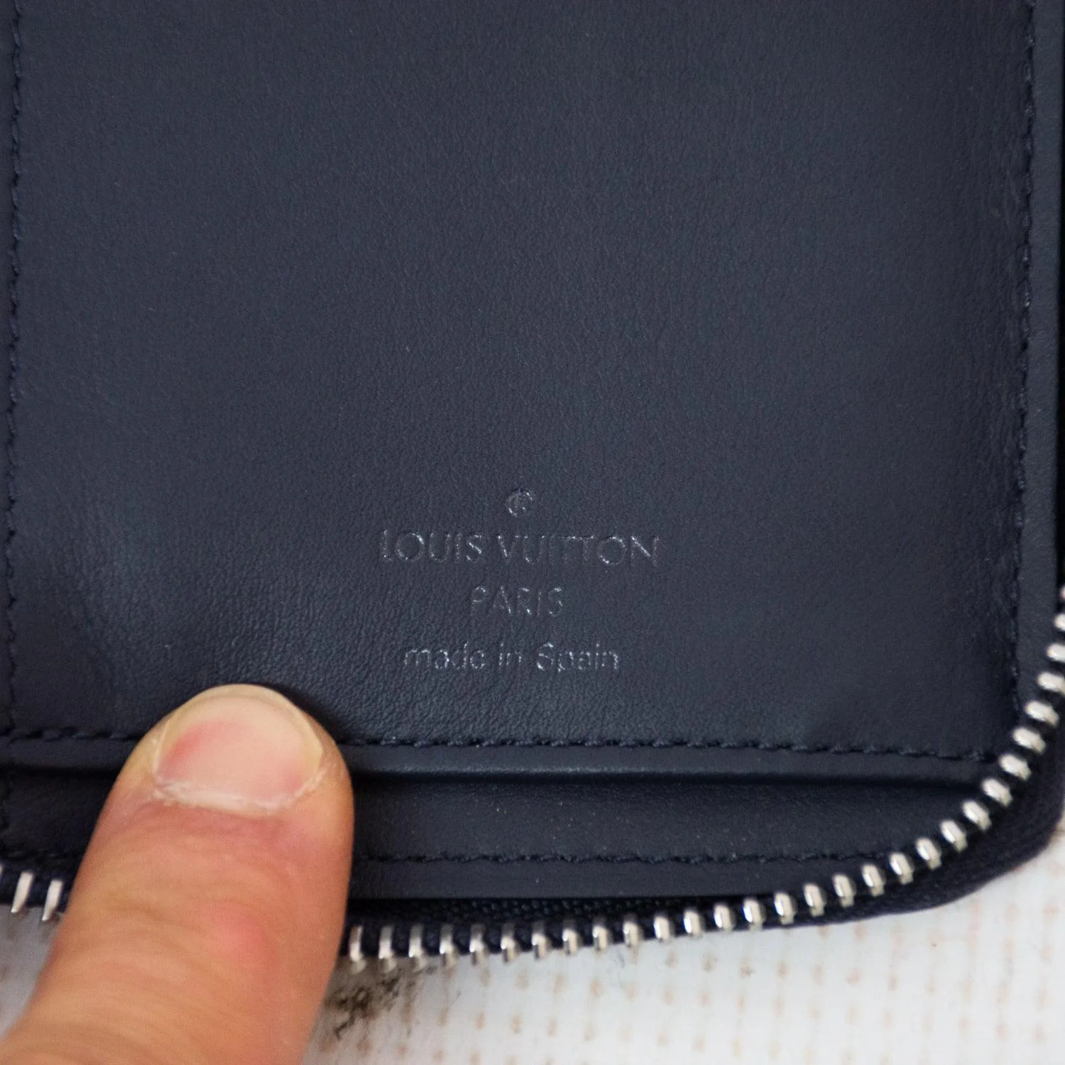 Louis Vuitton N63548 Damier Infini Zippy Wallet - Image 3